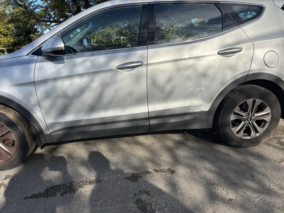 2016 Hyundai Santa Fe dsl 7 seat engine problem - Image 4