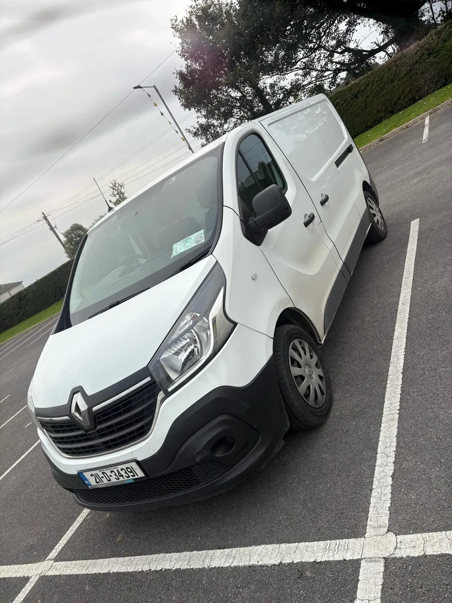2021 Renault Trafic - Image 1