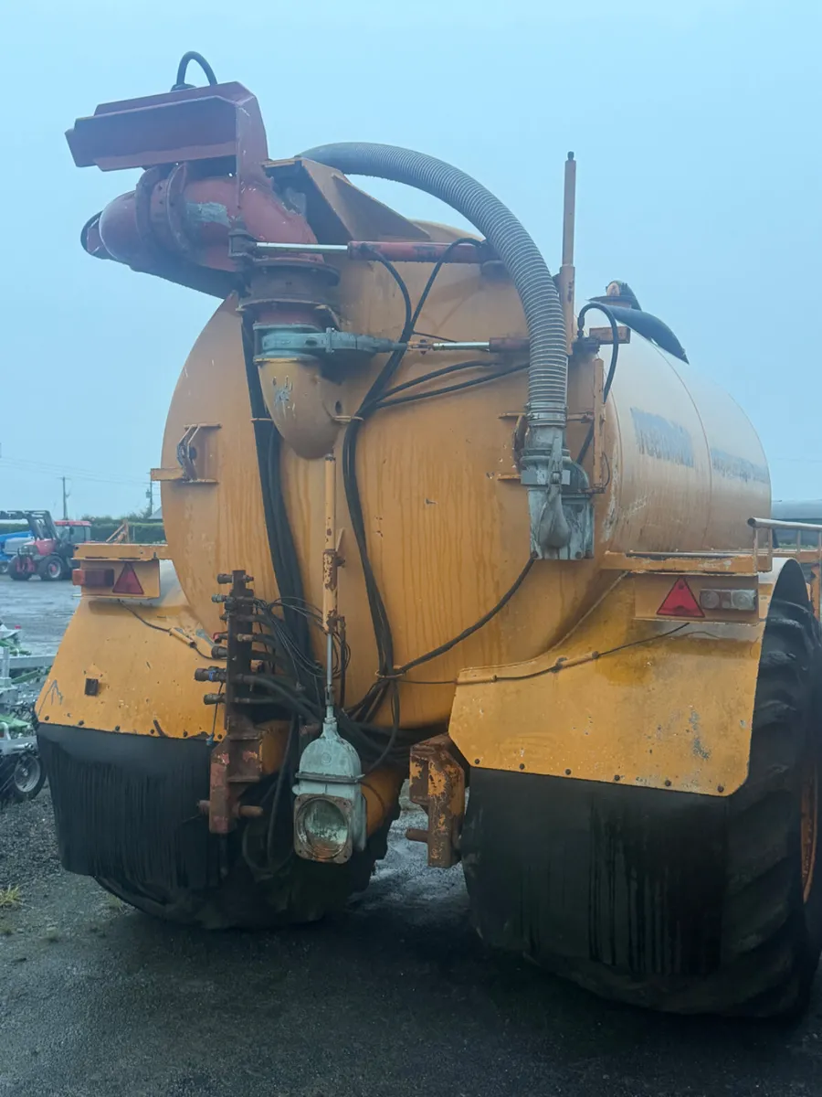 Veenhuis galvanised 2500 tank - Image 4