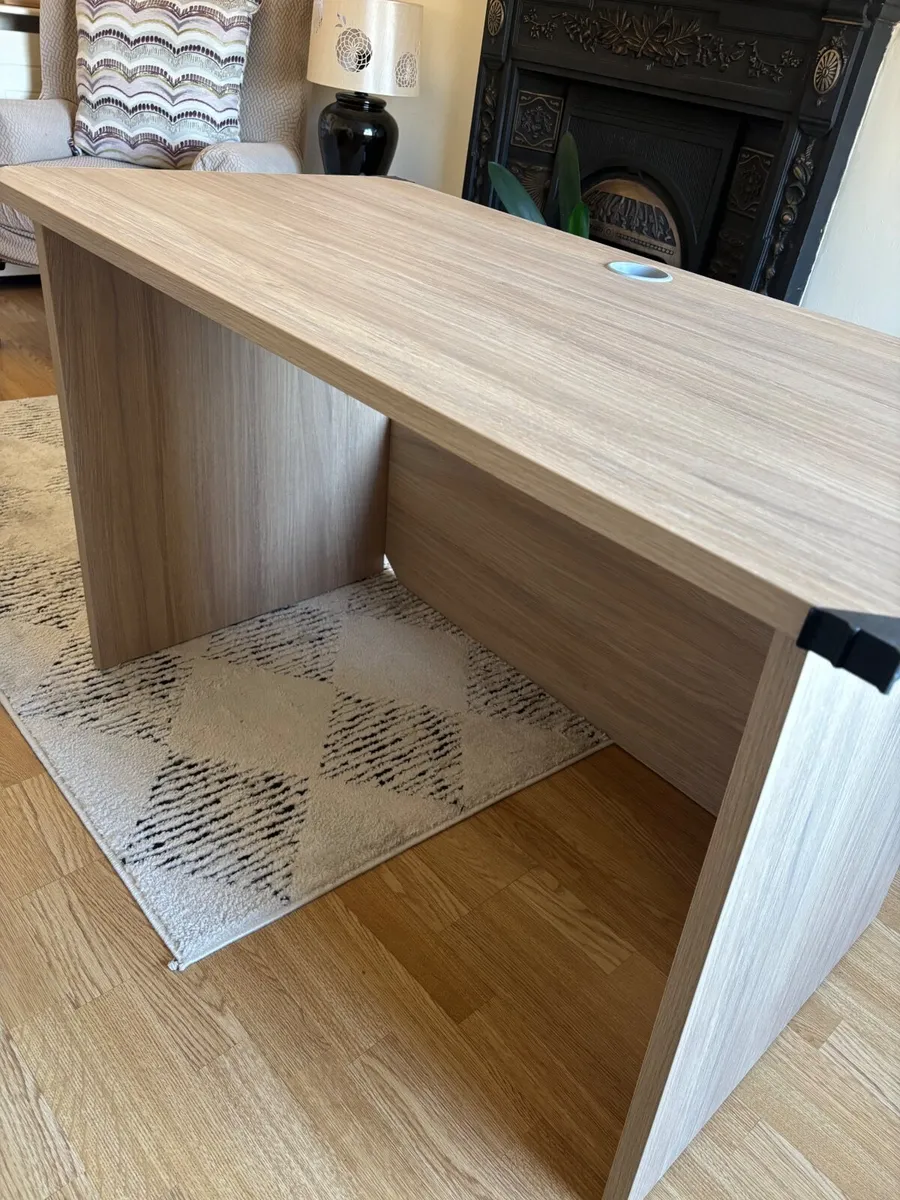 Office desk - Image 2