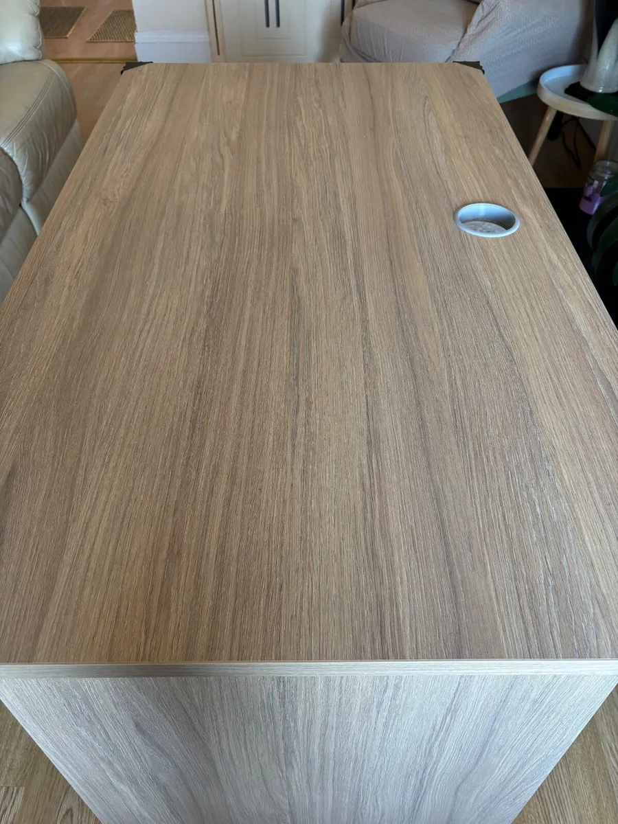 Office desk - Image 4