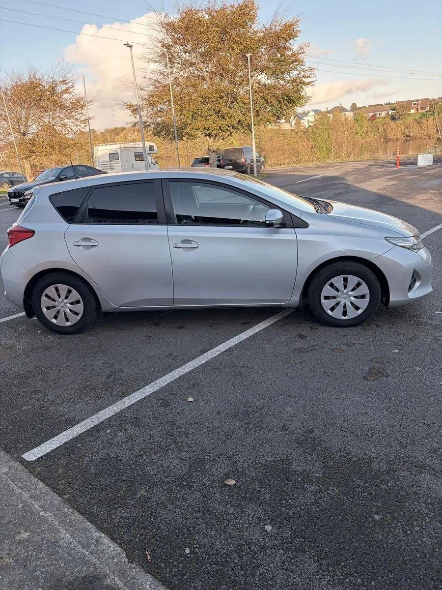 Toyota auris  van 2015 1.4 Diesel new cvrt - Image 3