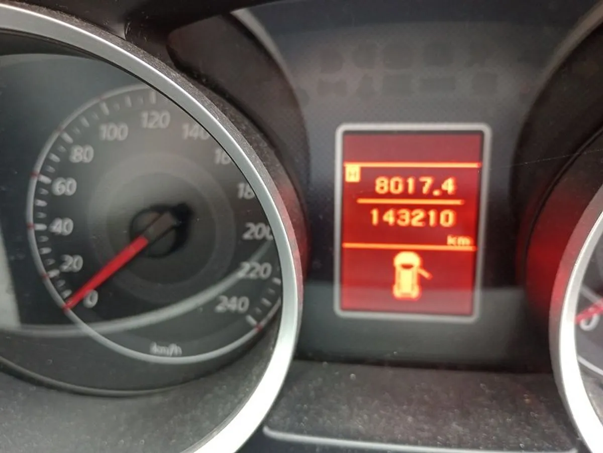 Mitsubishi lancer 2010 - Image 3