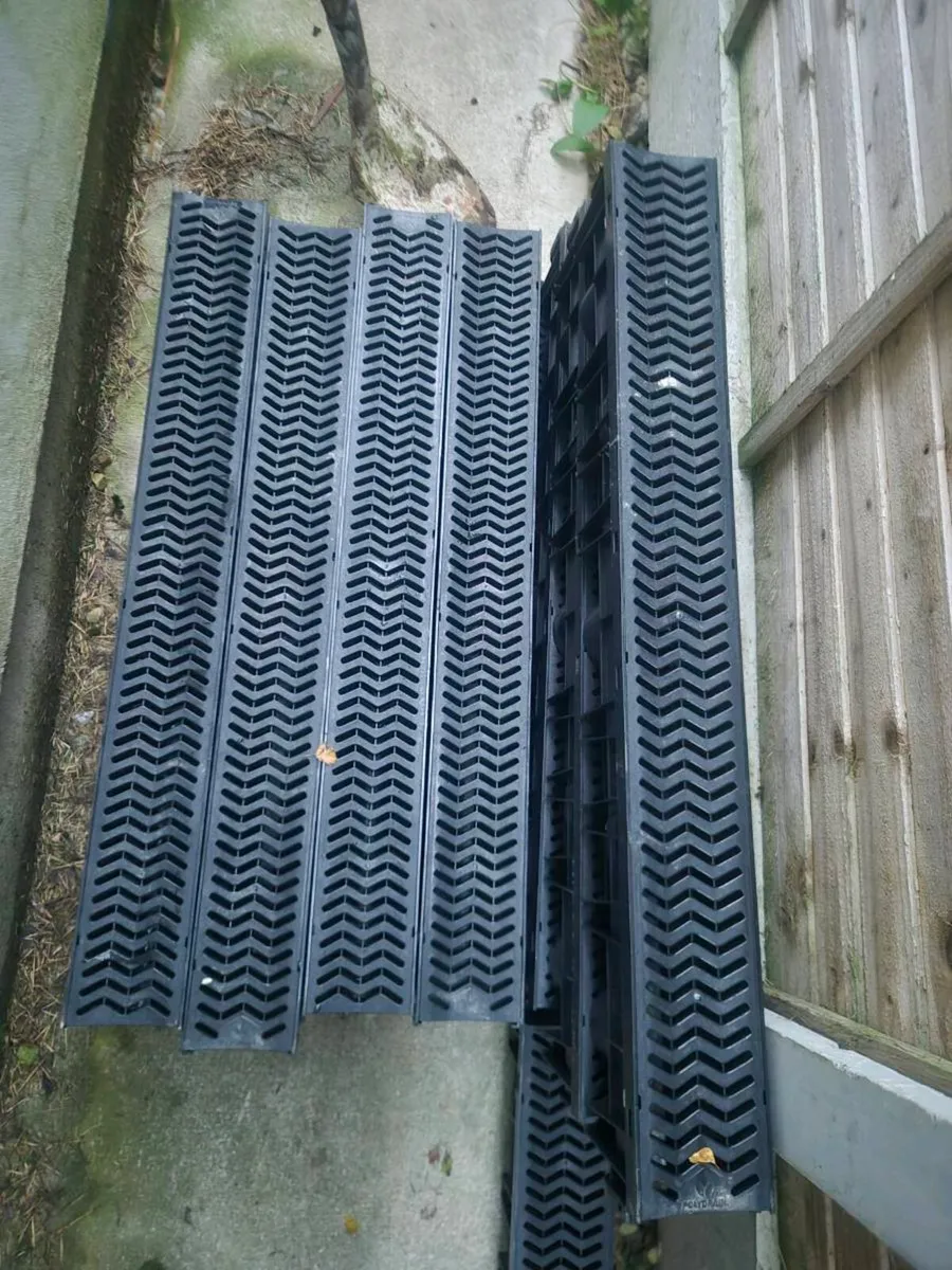 13 New Aco Hexdrains Channel Black Plastic - Image 2