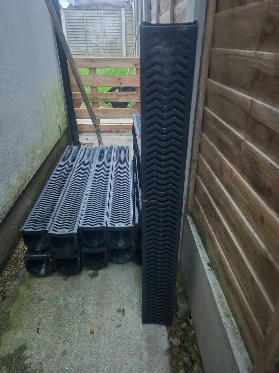 13 New Aco Hexdrains Channel Black Plastic - Image 3