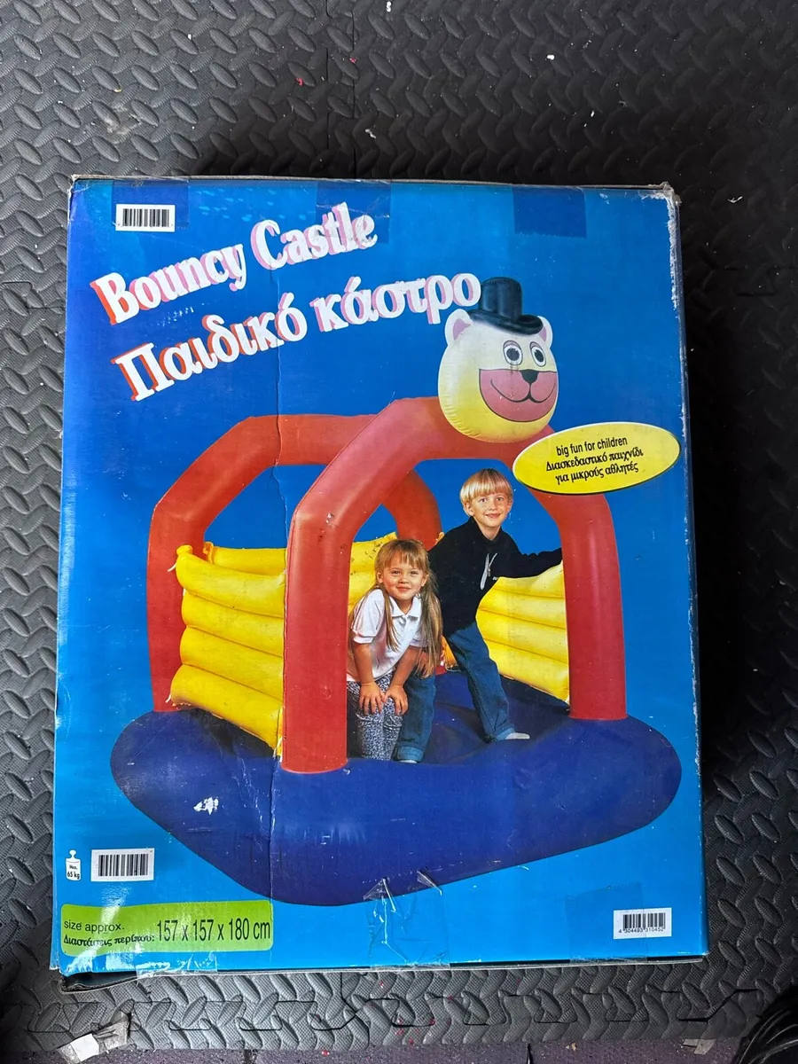 Infant bouncy castle
