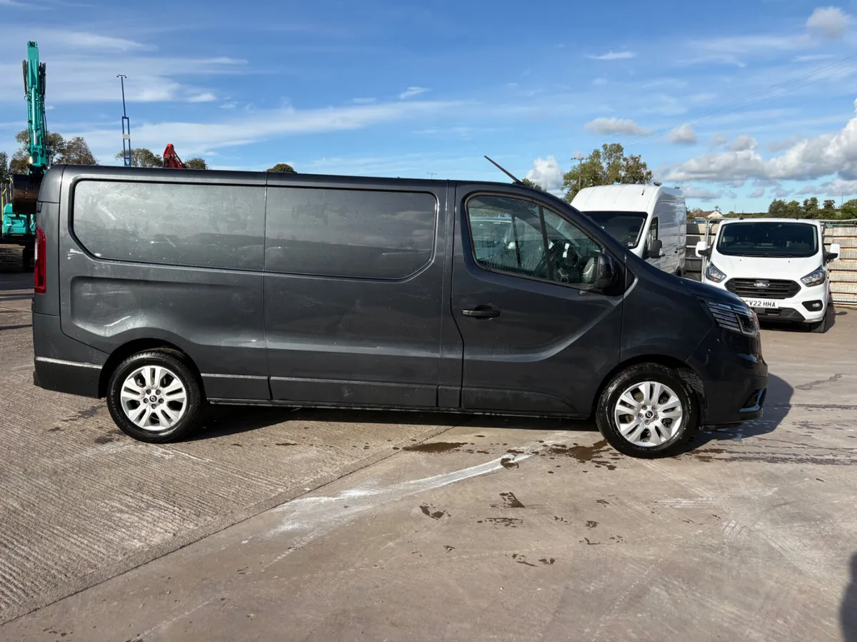 2023 Oct Renault Trafic LWB Sport - Image 2