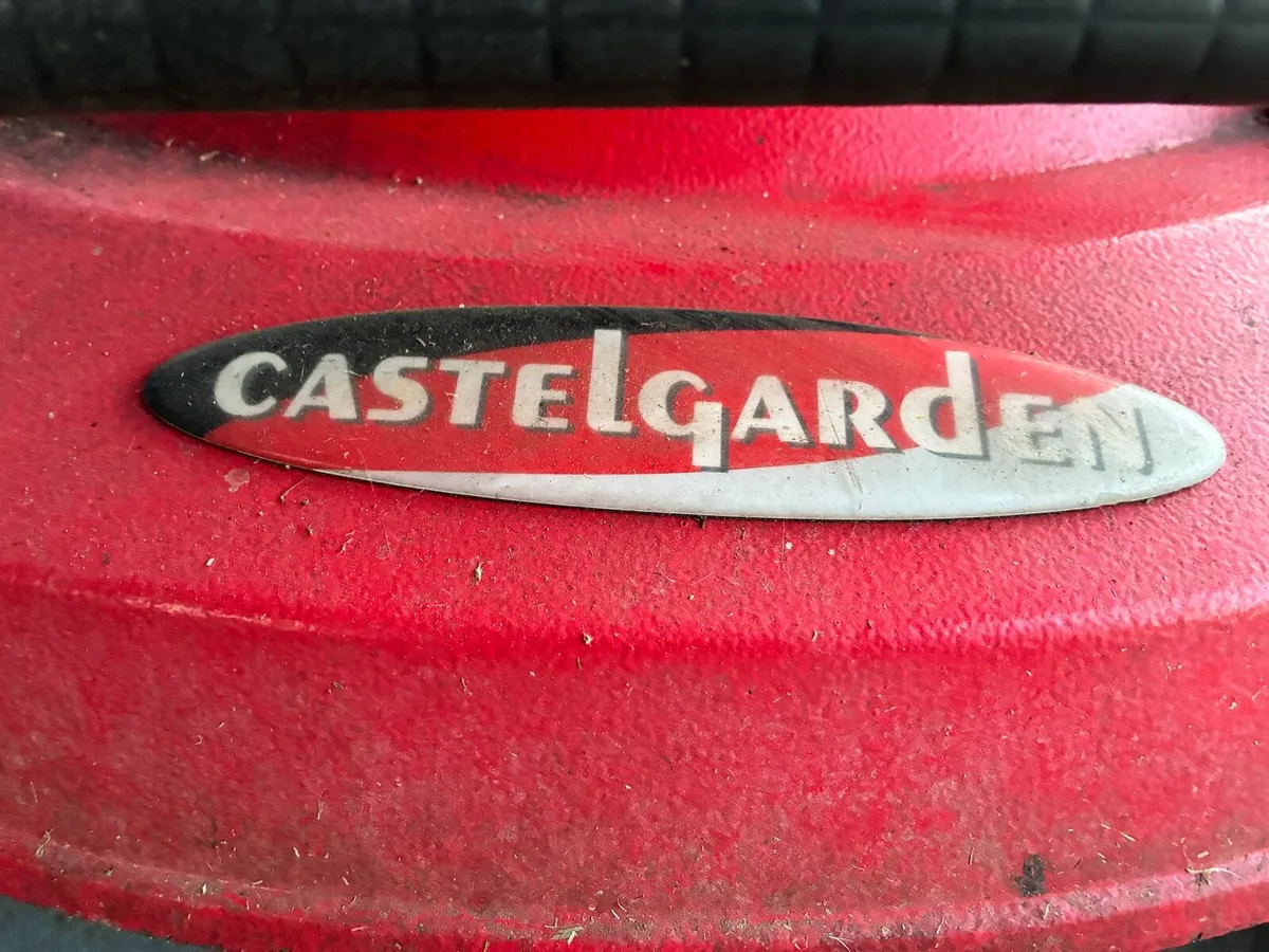 Castel Garden Lawnmower - Image 1