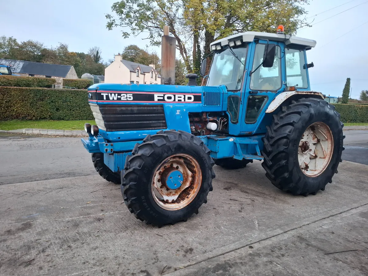 FORD TW25 - Image 2