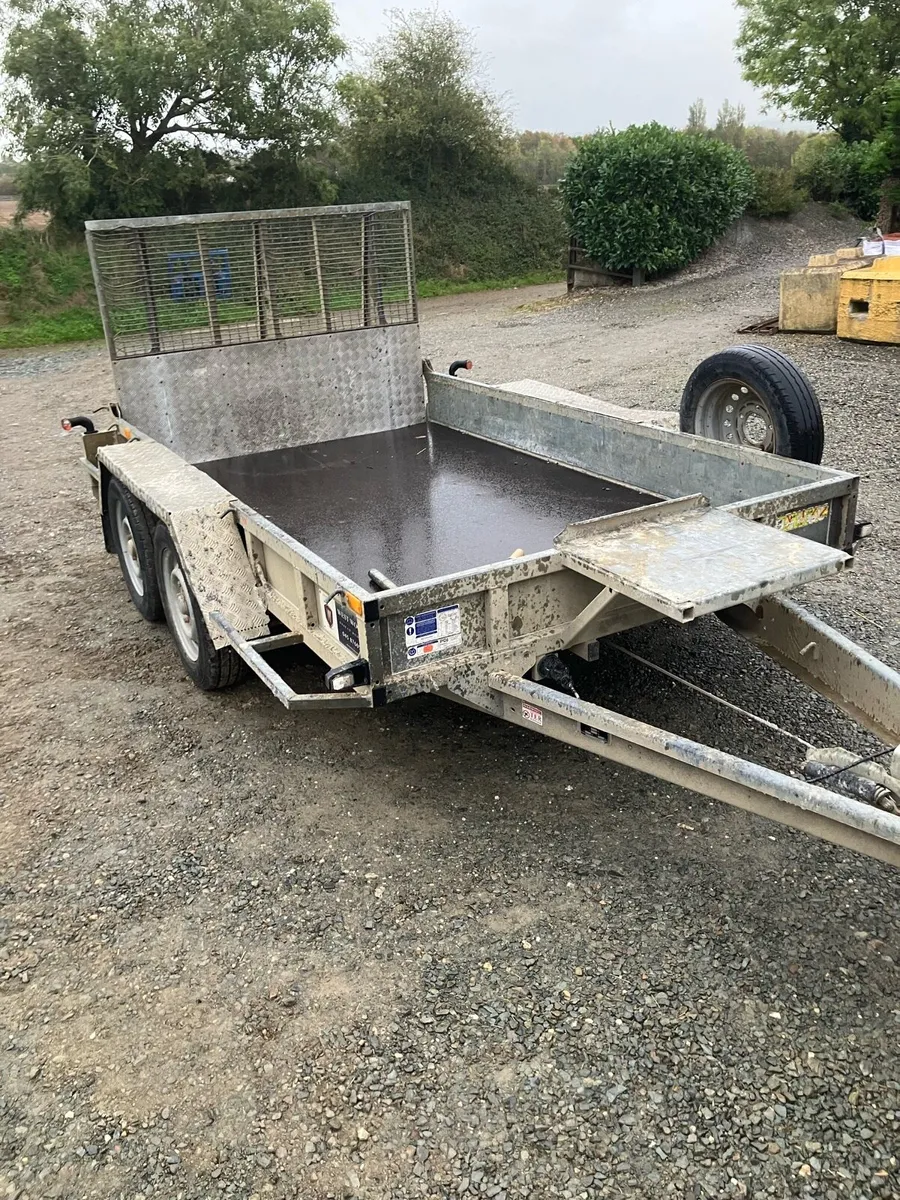Trailer - Image 2
