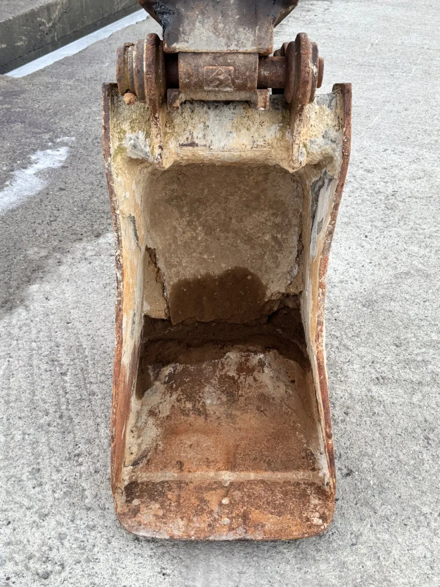 24” Bucket on 65mm Pins - Image 4