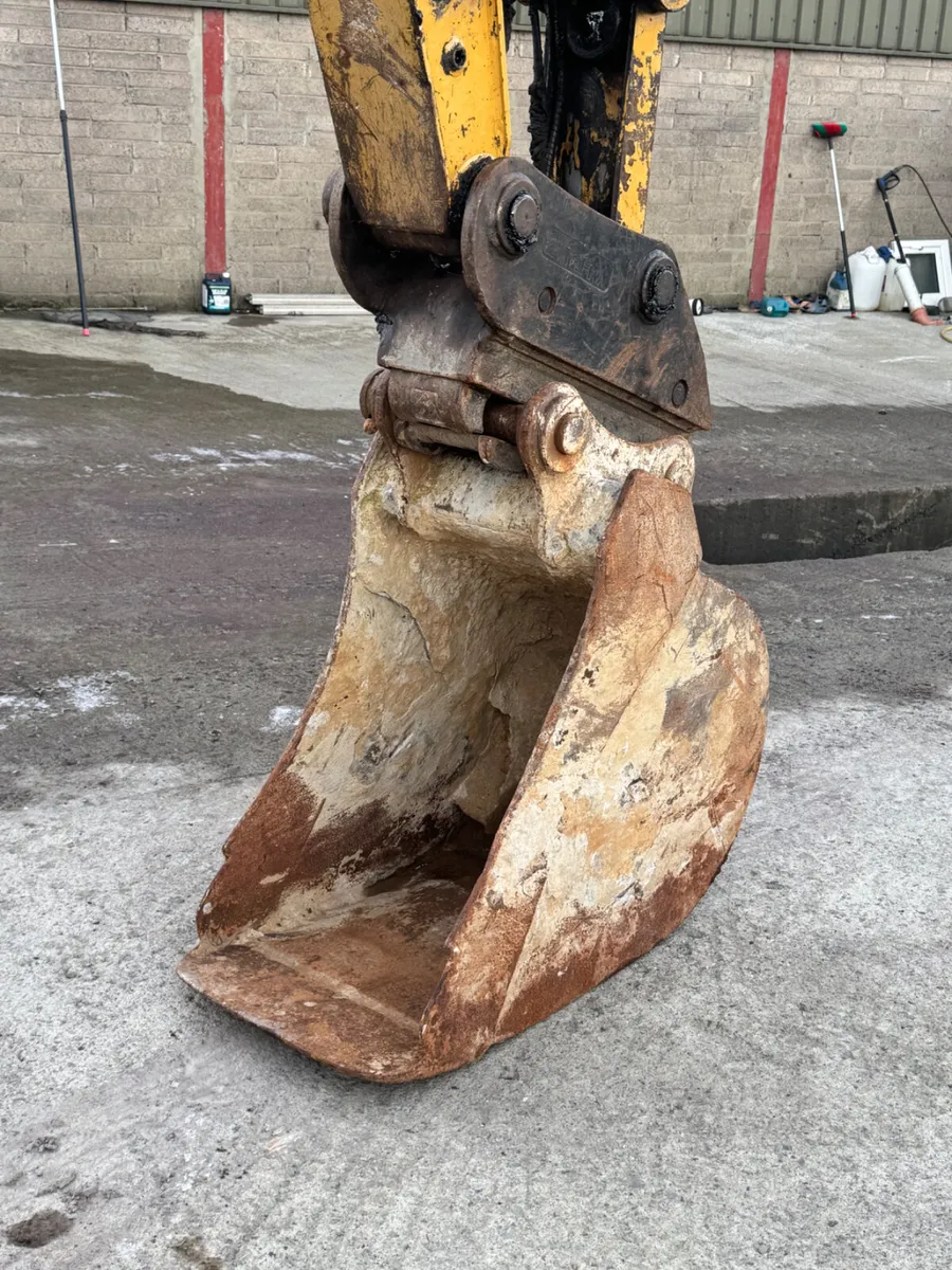24” Bucket on 65mm Pins - Image 3