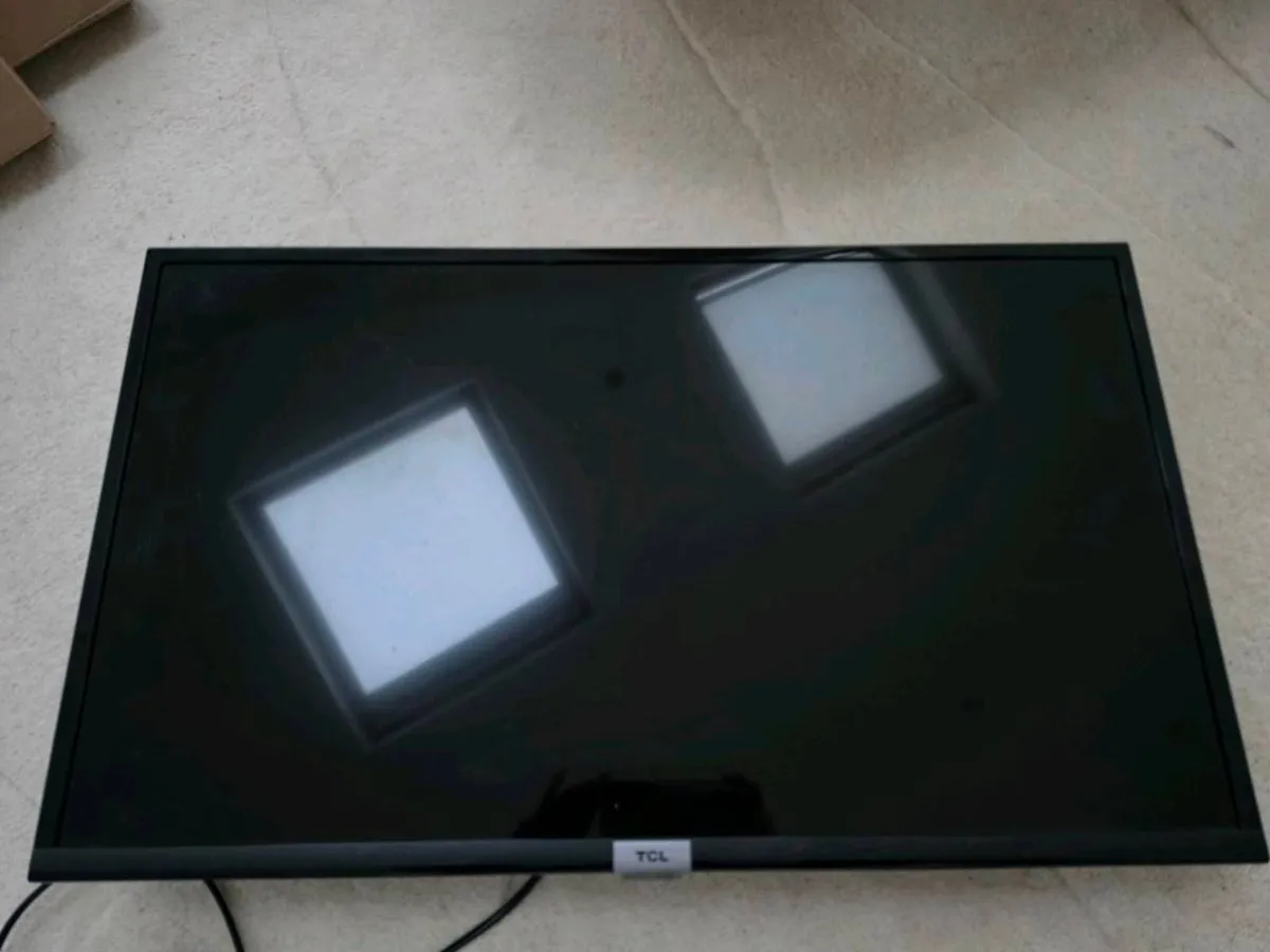 TCL 32 inch TV
perfect condition, no legs - Image 1
