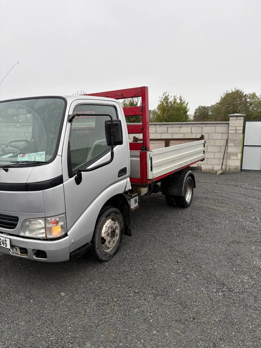 2003 Toyota Dyna - Image 3