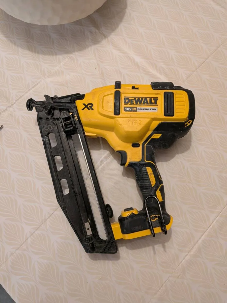 DeWalt nail gun 2nd fixing - Image 1