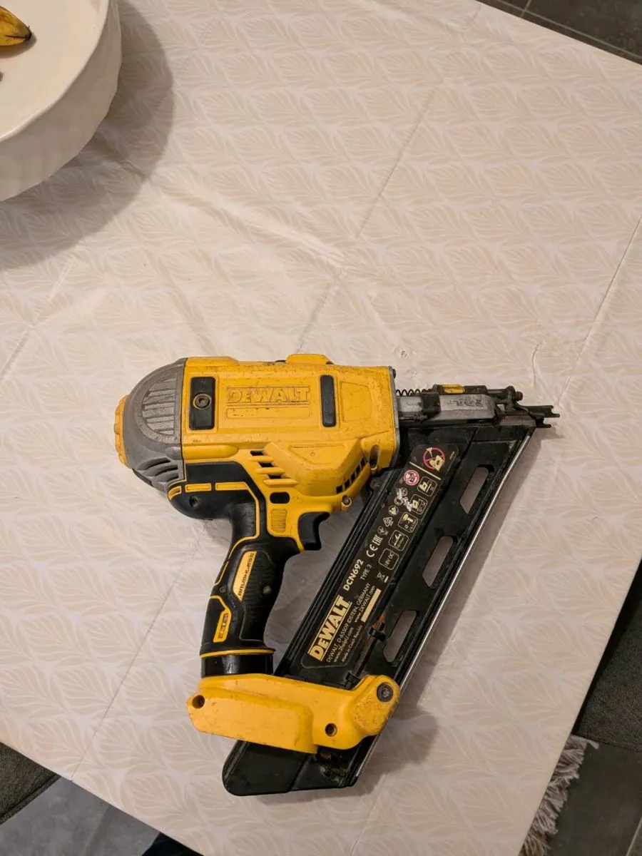 DeWalt nail gun - Image 1