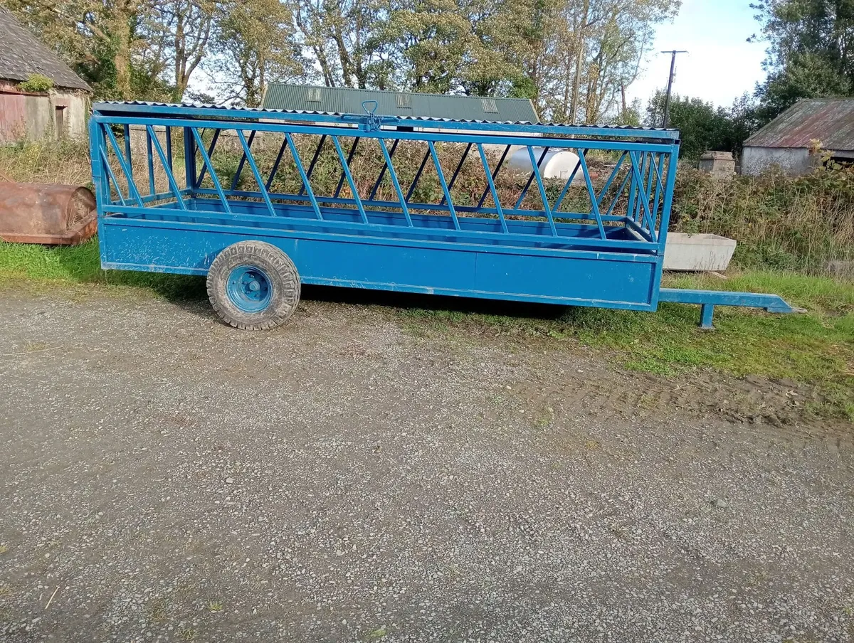 Cattle feeder - Image 2