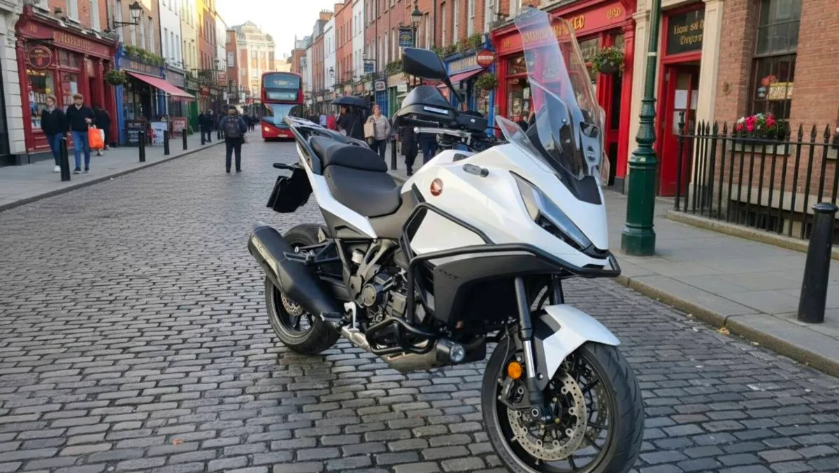 2023 Honda NT1100 DCT  ! Low km ! - Image 1