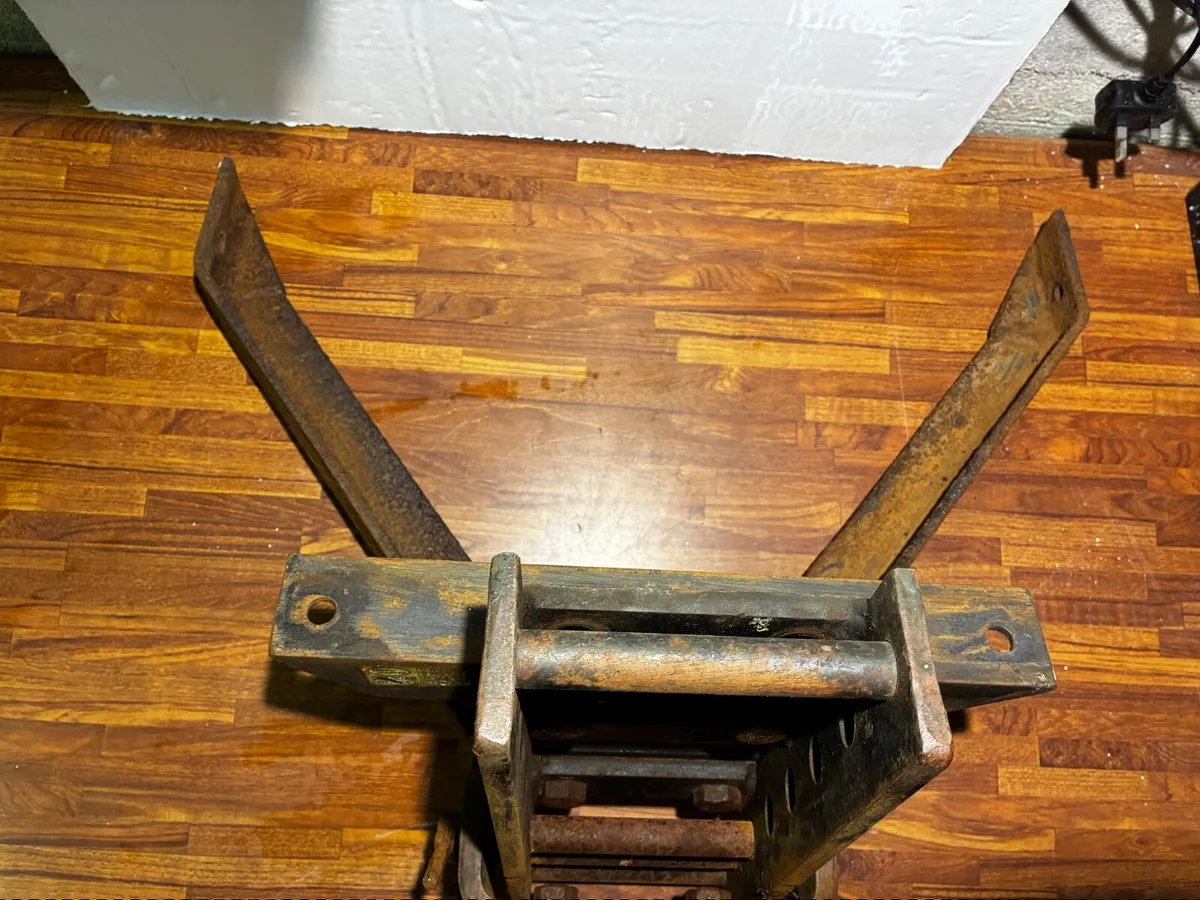 Defender Tow Bar - Image 3