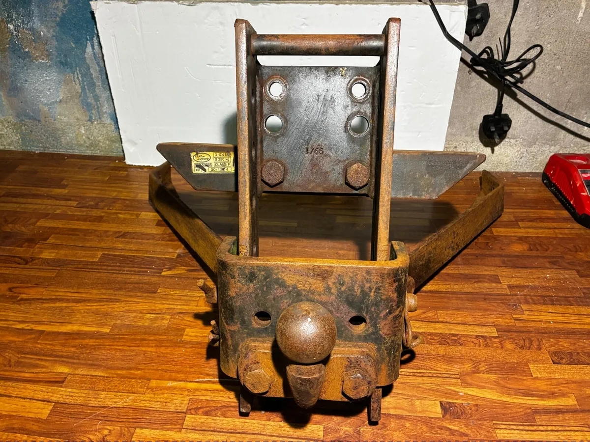 Defender Tow Bar - Image 4