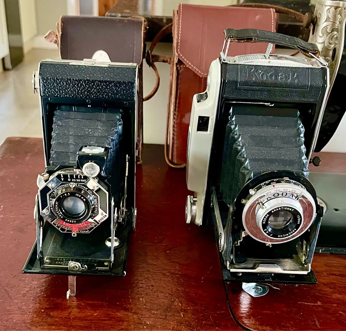 Vintage Cameras - Image 1