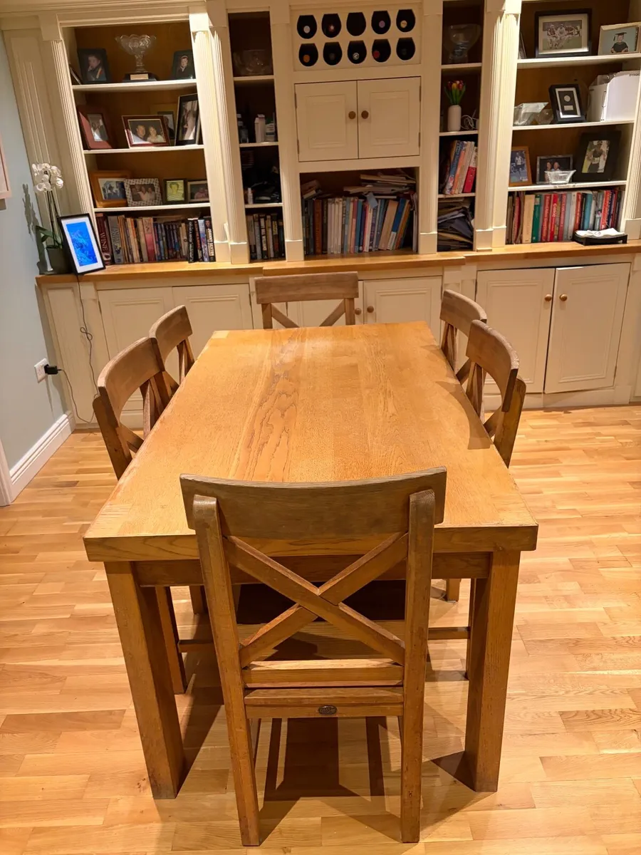 Kitchen table and chairs - Image 1