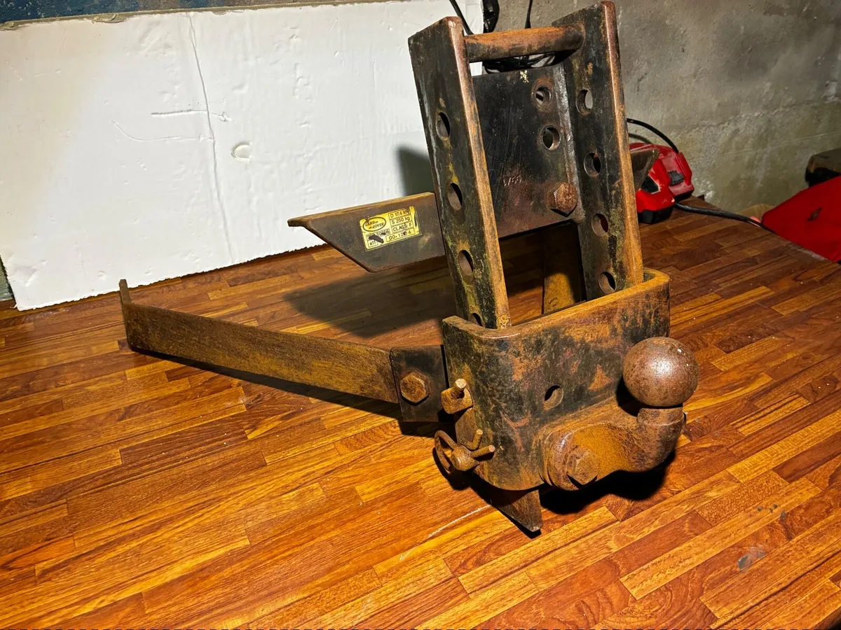 Defender Tow Bar - Image 1