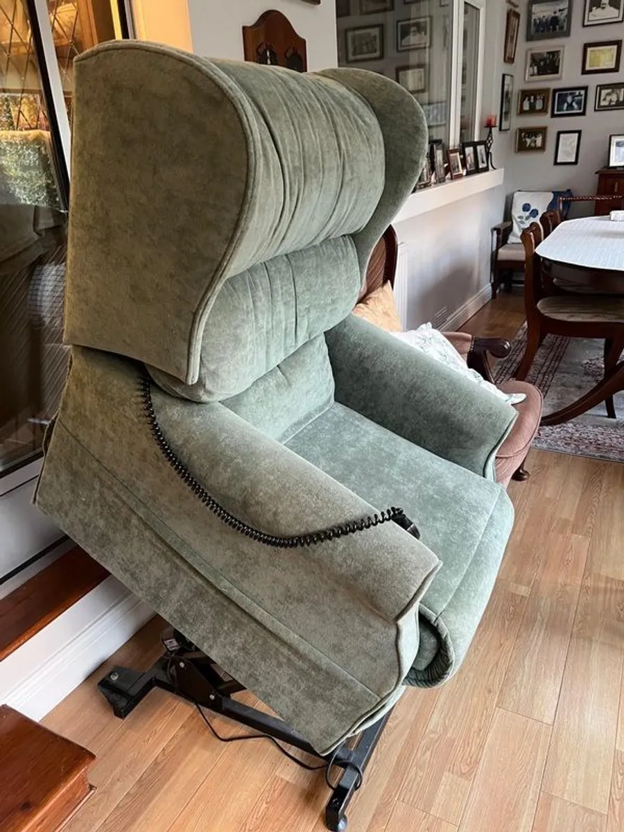 electric riser recliner armchair, - Image 1