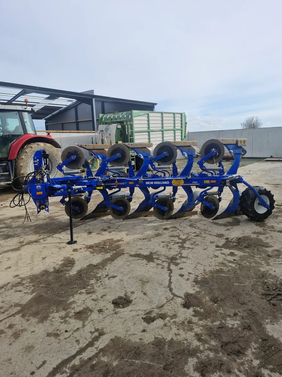 Plough New Holland - Image 1
