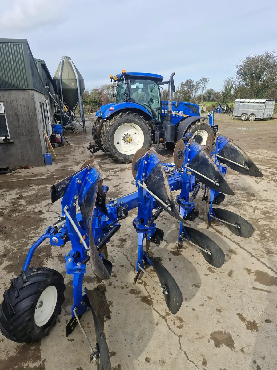 Plough New Holland - Image 2