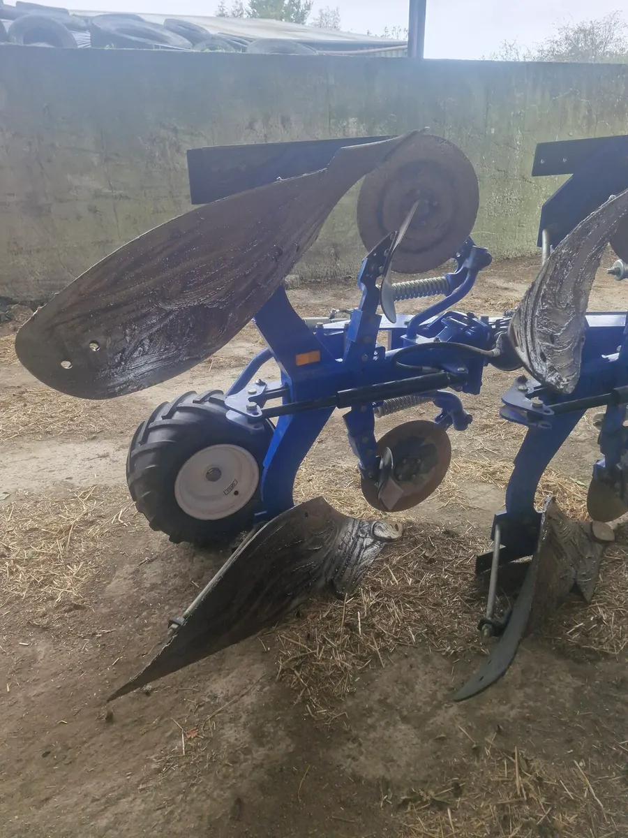 Plough New Holland - Image 3