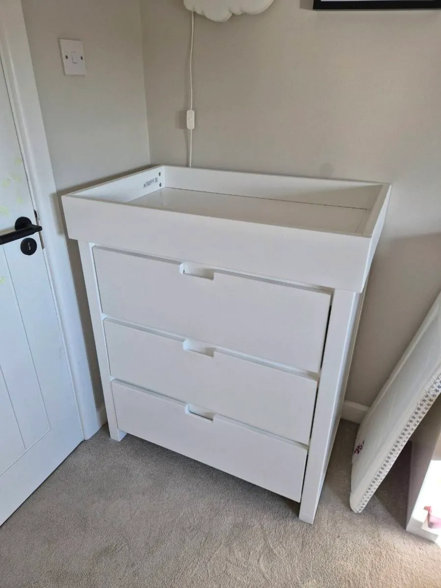 Baby changing unit - Image 2