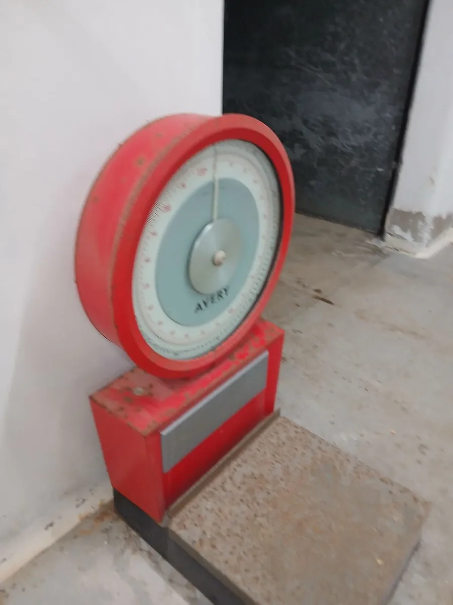 Weighting scales - Image 2