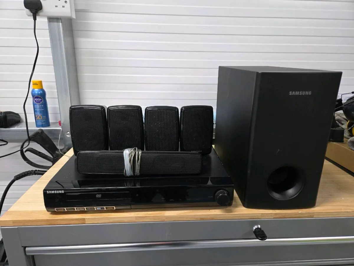 Surround sound system