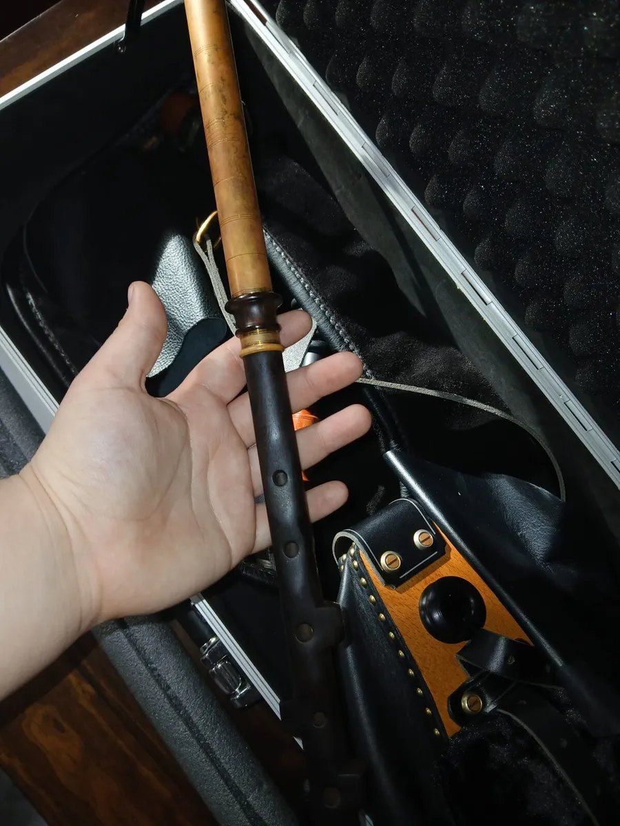 Uilleann pipes - Image 1