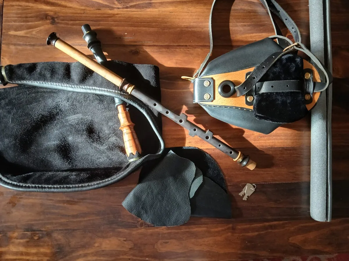 Uilleann pipes - Image 2