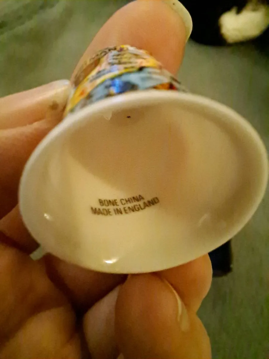 Vintage Isle of Man Bone China Thimble - Image 3
