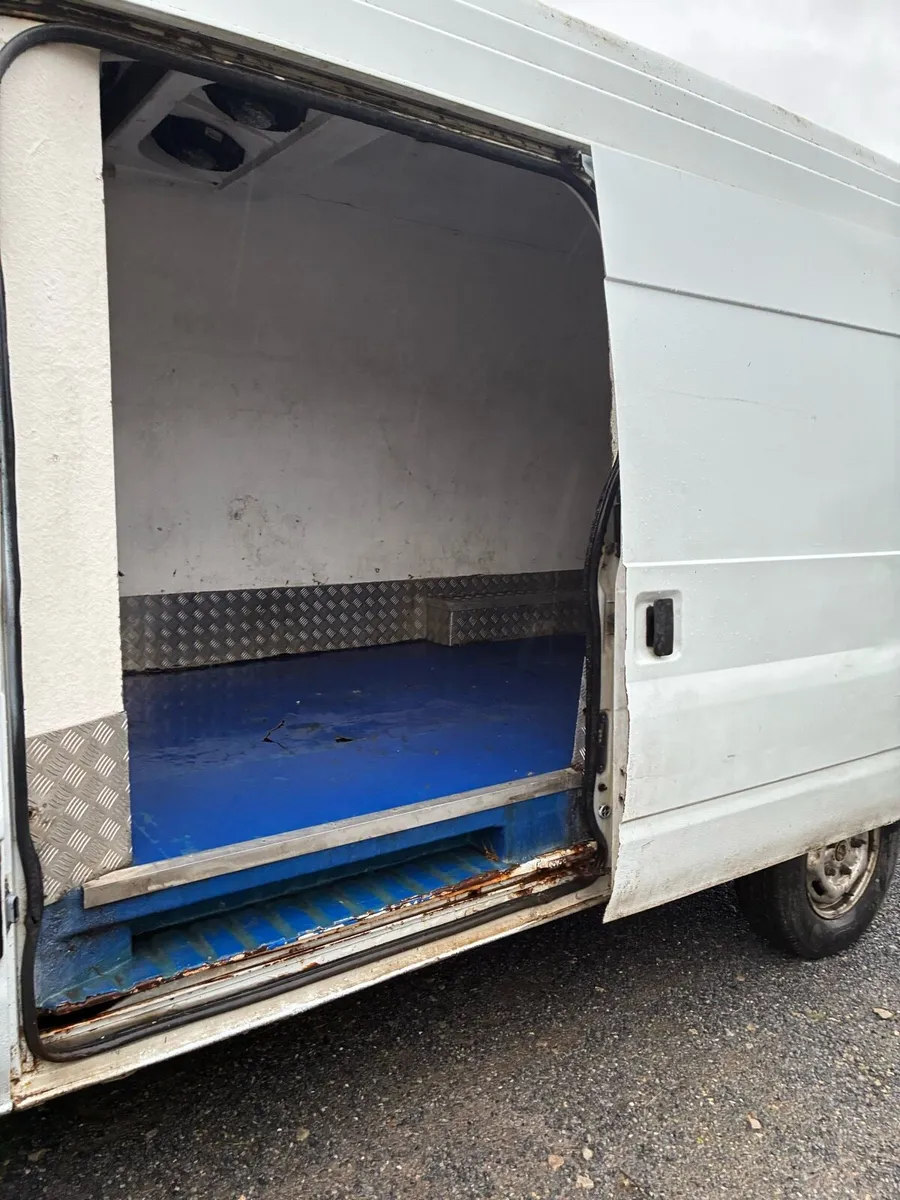 Refrigerated transit van - Image 3