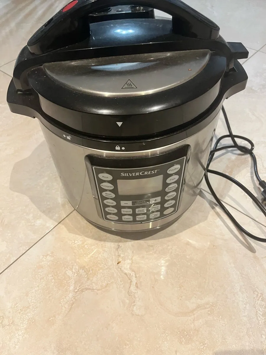 Pressure cooker - Image 1