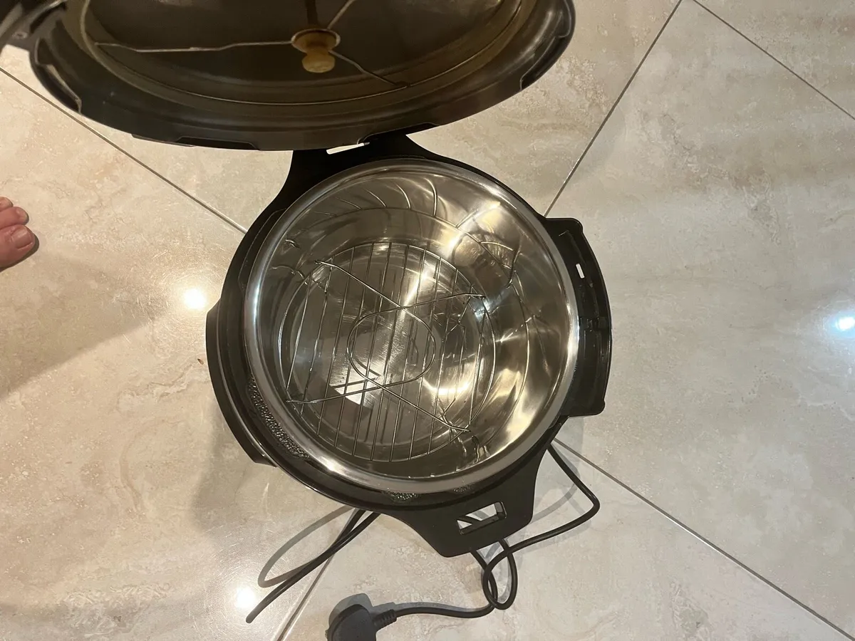 Pressure cooker - Image 2
