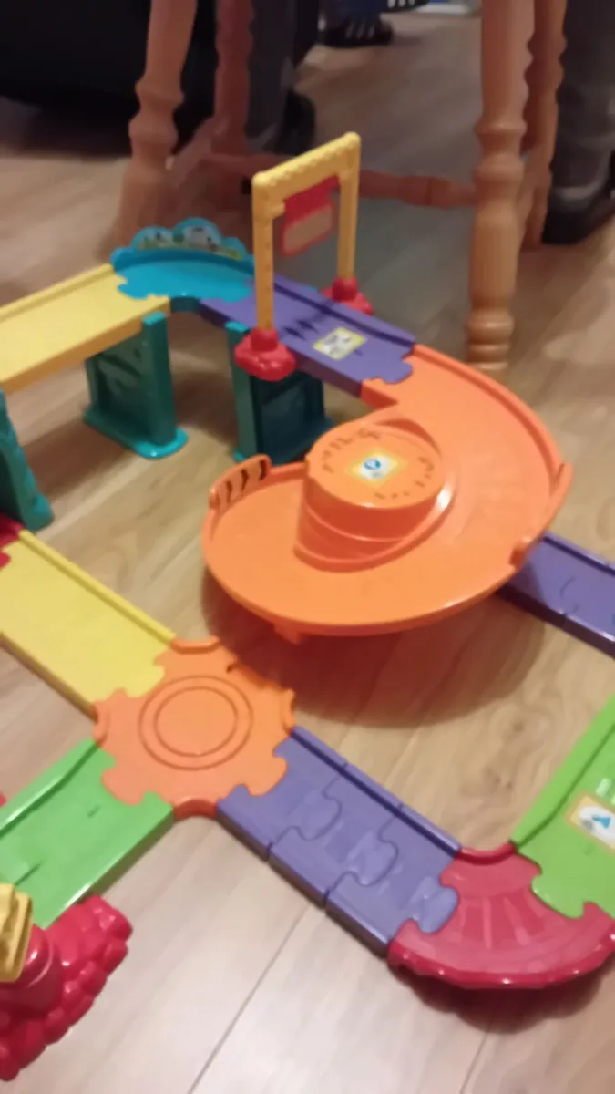 Vtech toot toot train station - Image 4