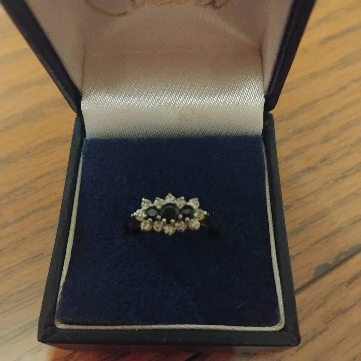 Gold ring - Image 1