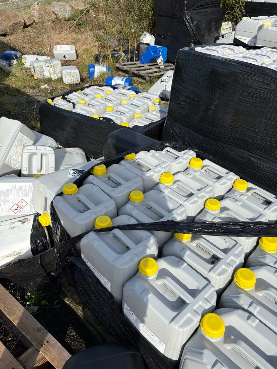 25ltr oil drums - Image 2
