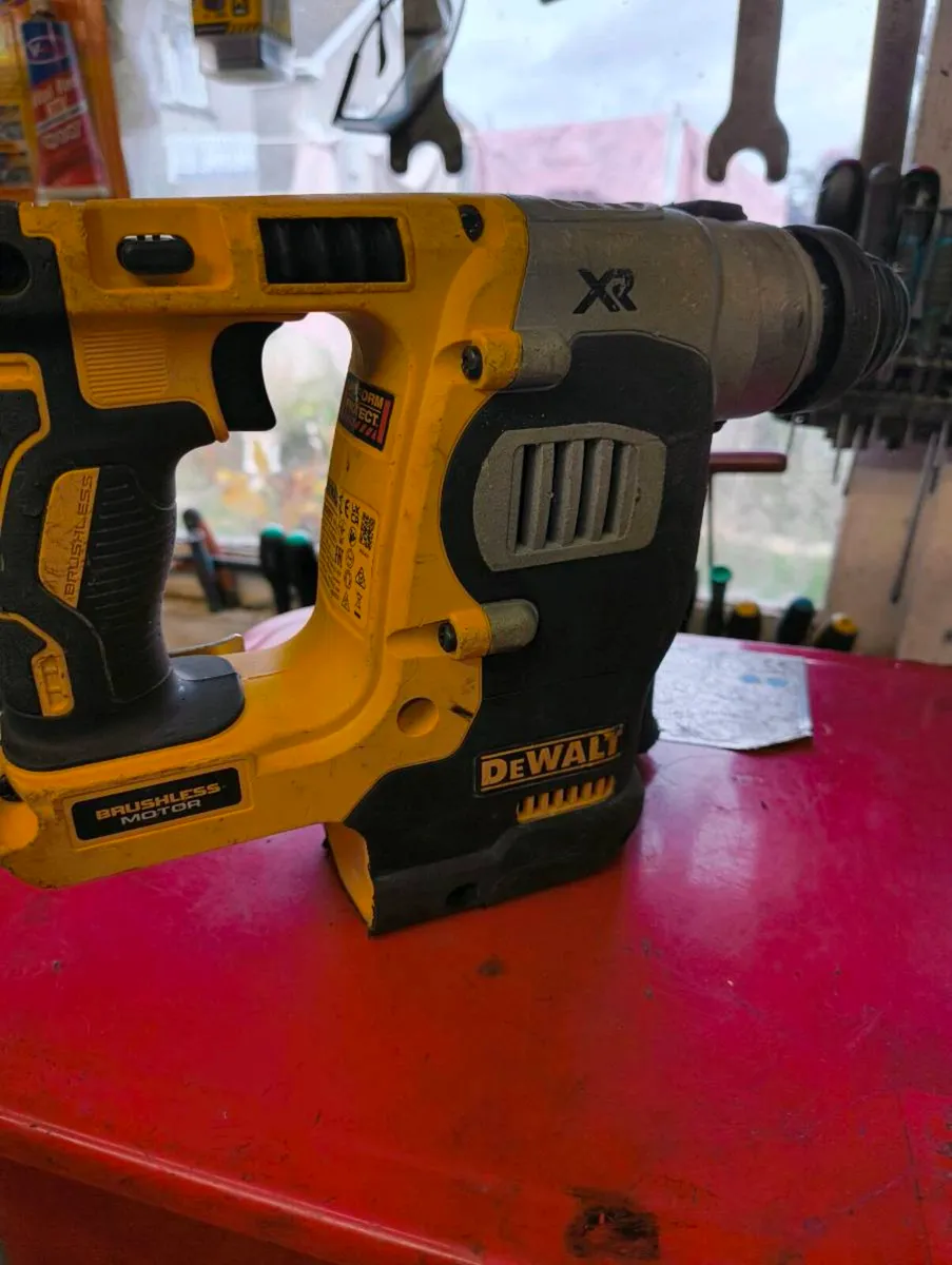 DeWalt 18v sds drill - Image 1