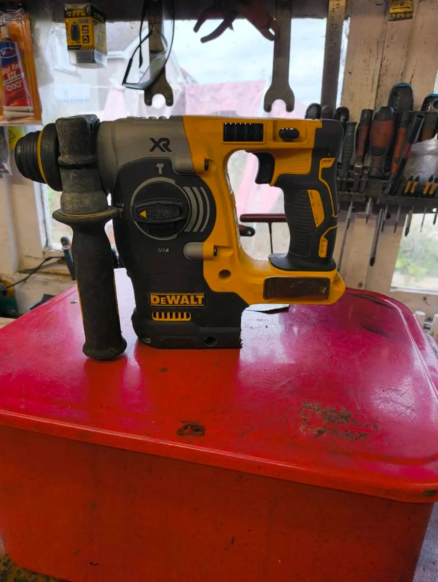 DeWalt 18v sds drill - Image 2