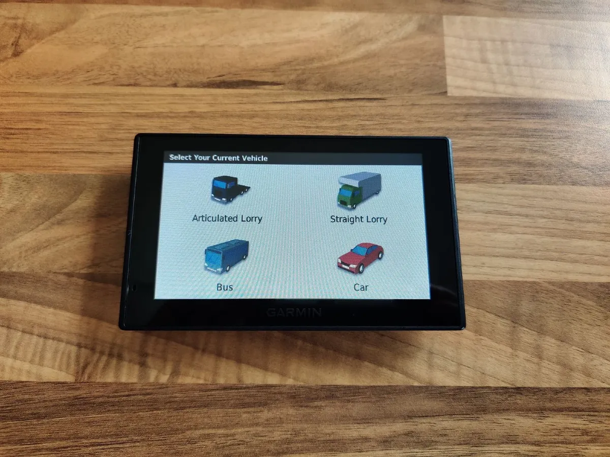 Garmin TRUCK / COACH sat nav with EIRCODES - Image 1