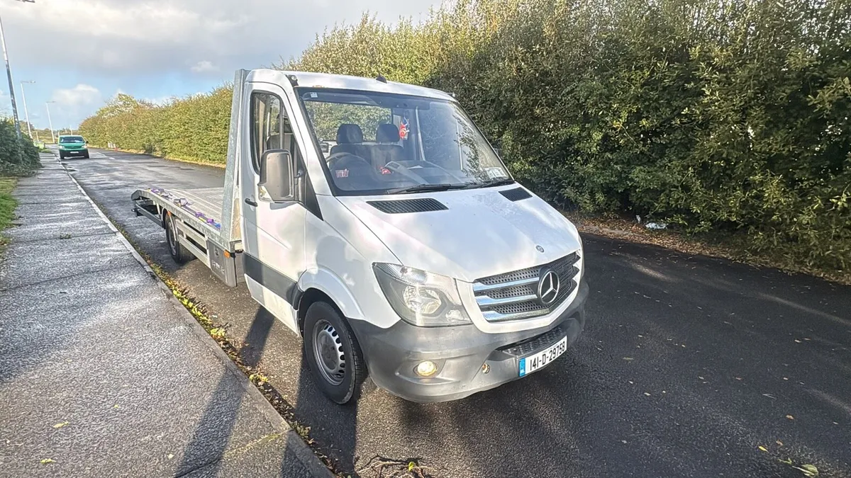 Sprinter recovery truck - Image 1