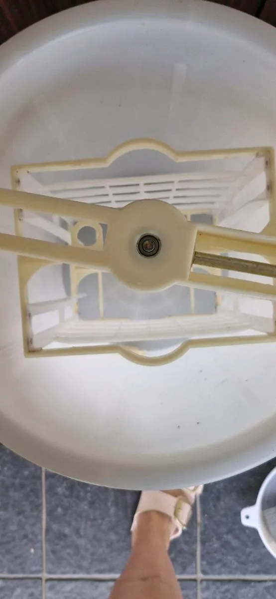 Two Frame Table Top Honey Extractor - Image 3