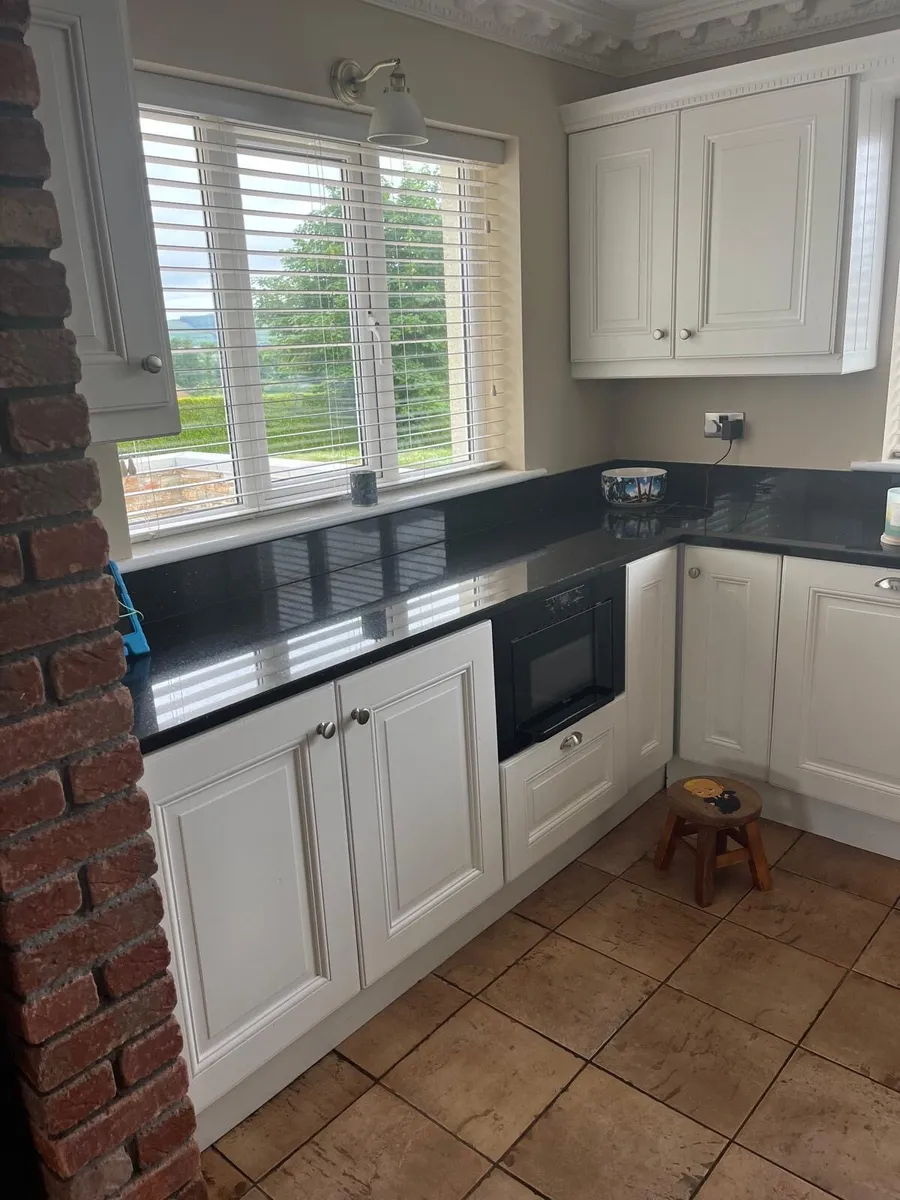 Kitchen and appliances - Image 1