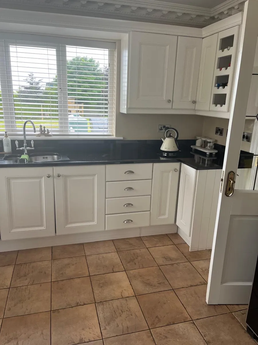 Kitchen and appliances - Image 2